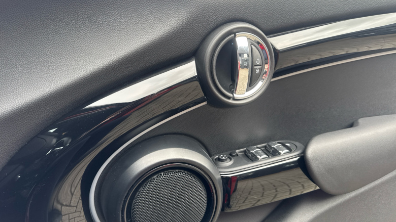 MINI Hatchback 1.5 Cooper Sport 5dr Petrol Hatchback